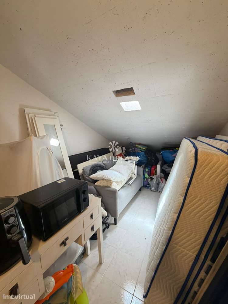 Apartamento T2 com Arrecadação e Box para uma Viatura  no Jardim da...-15