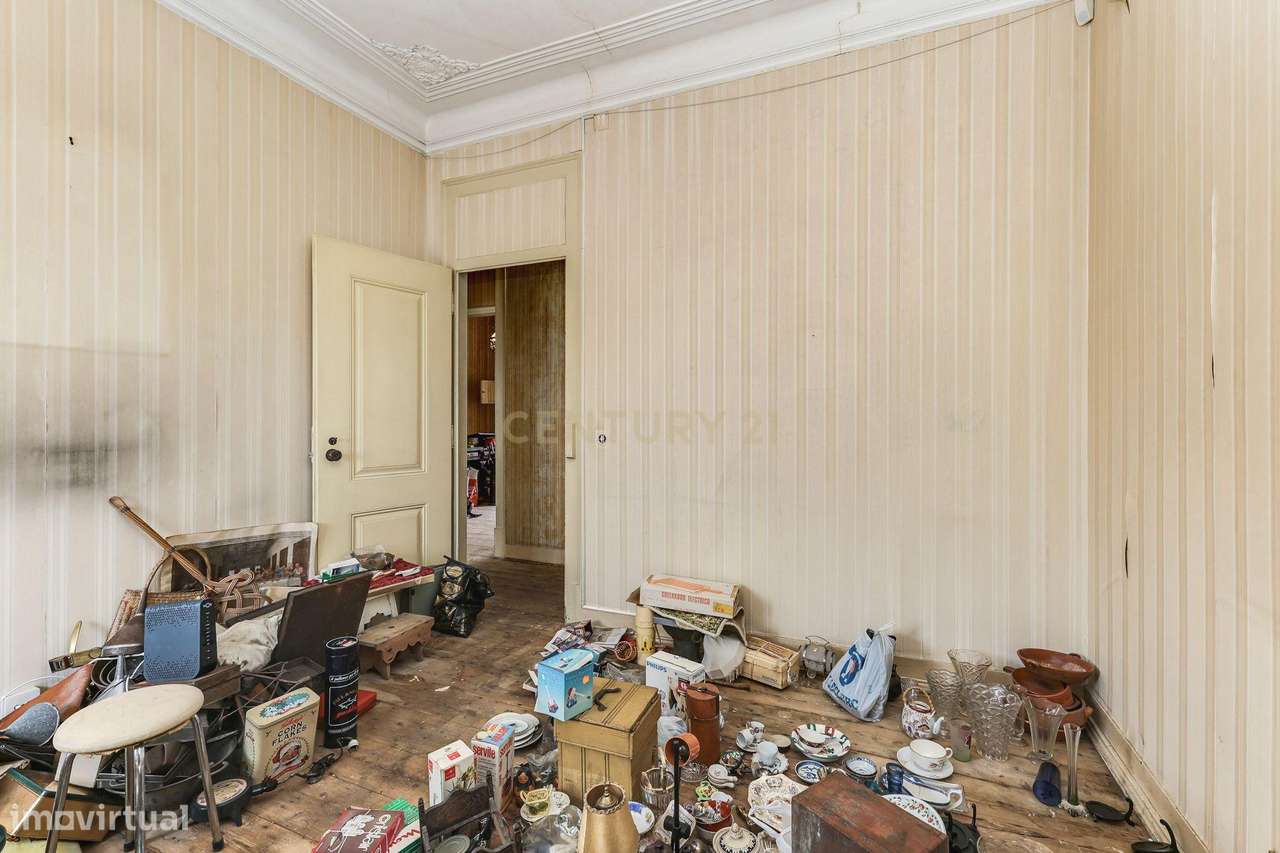 Prédio de Uso Misto no Centro Histórico de Odivelas – Habitação + Comé-12