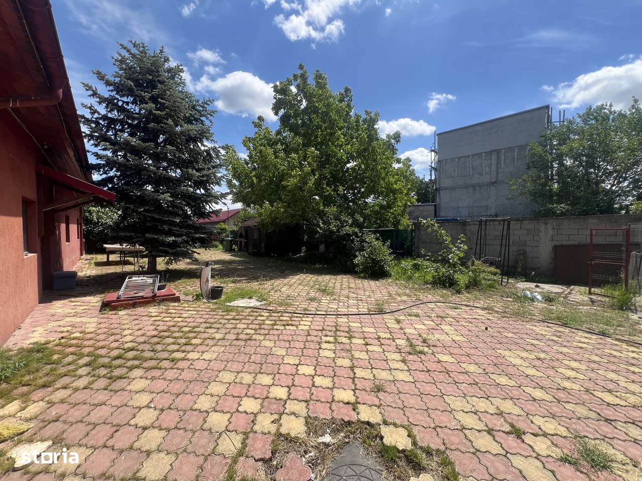 Teren de vânzare – 1000 mp | Toate utilitățile | 150.000 euro - Imagine principală: 1/4