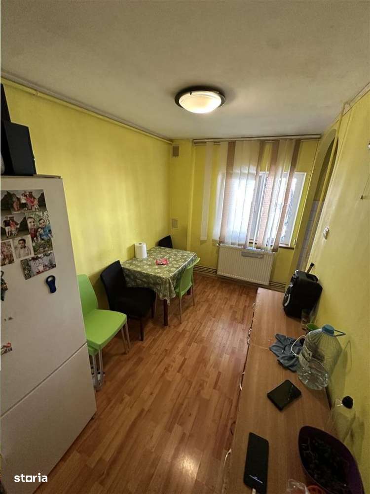 Decomandat 60 mp etaj 1 cu centrala in Mircea - Imagine principală: 4/11