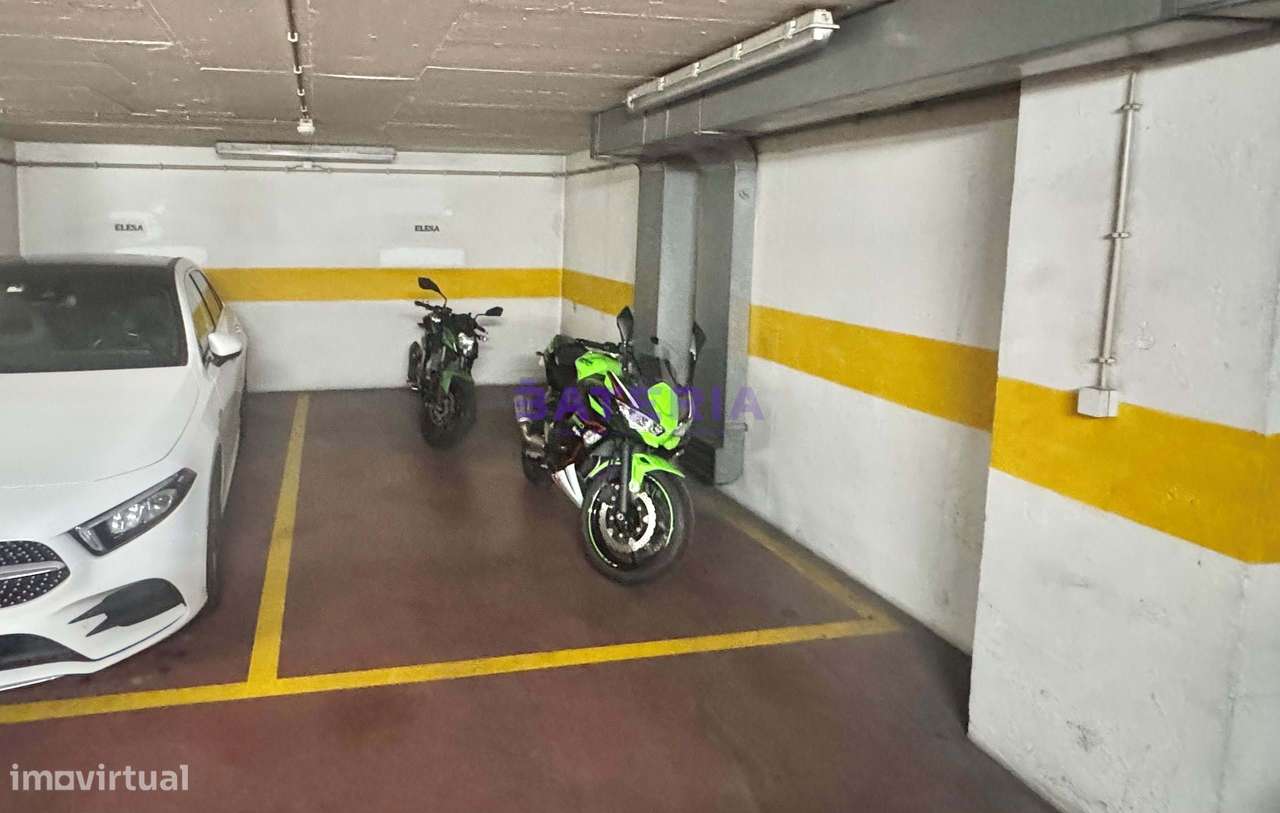 Parqueamento em Miraflores-1