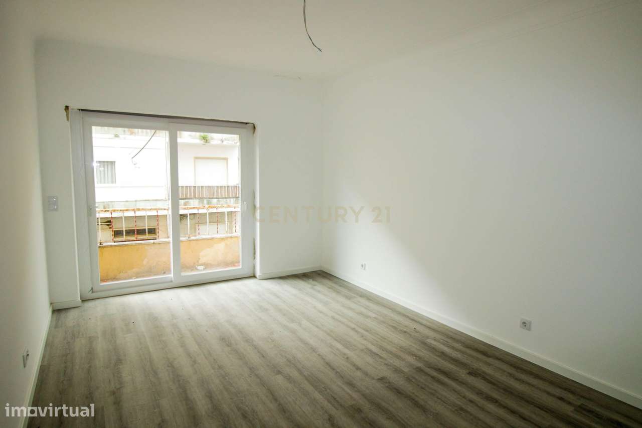 T3 em Queluz, perto do Palácio Nacional, totalmente remodelado e equip - Grande imagem: 3/9