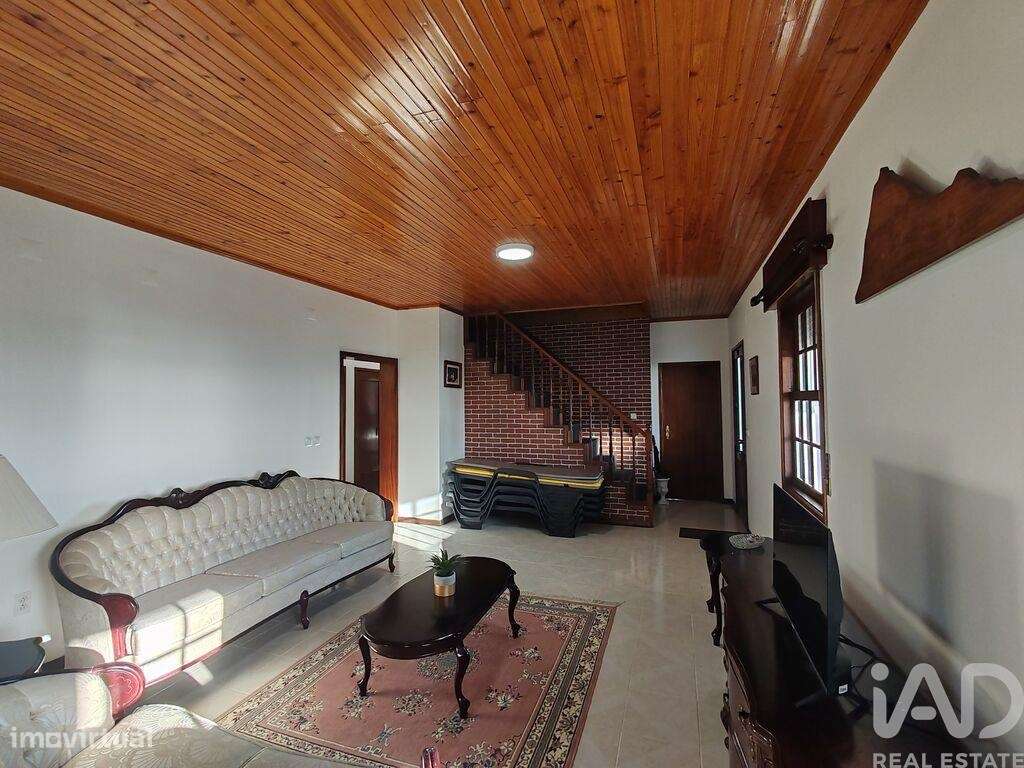 Moradia isolada T5 em Lajes do Pico de 179 m2 - Grande imagem: 4/37