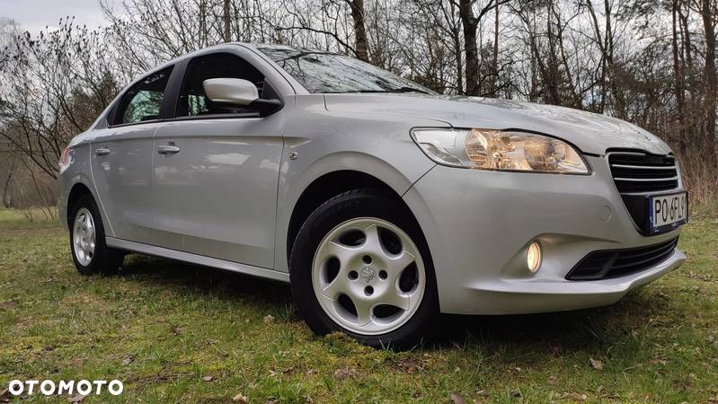 Peugeot 301 1.2 Pure Tech Access - 3