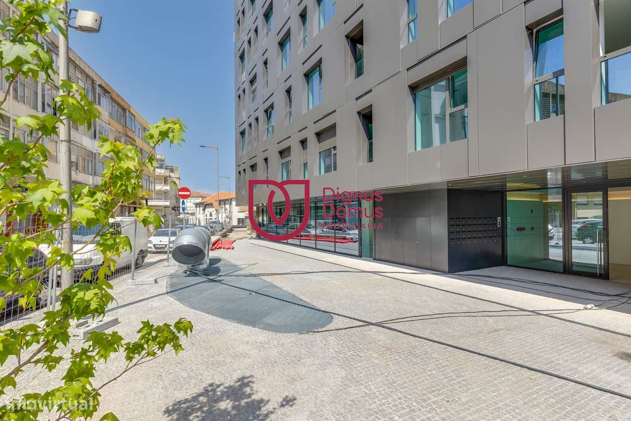 Apartamento T3 com 2 Lugares de Garagem — Centro de Gaia - Grande imagem: 4/40