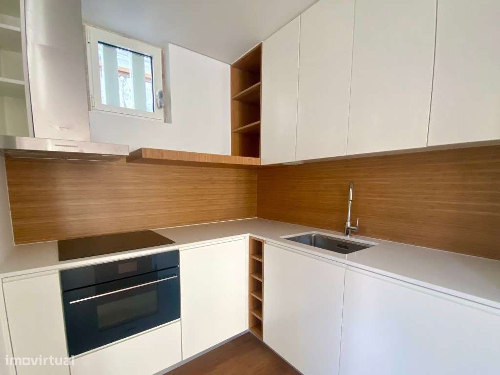 Apartamento T2, varanda, Anjos Lisboa-26