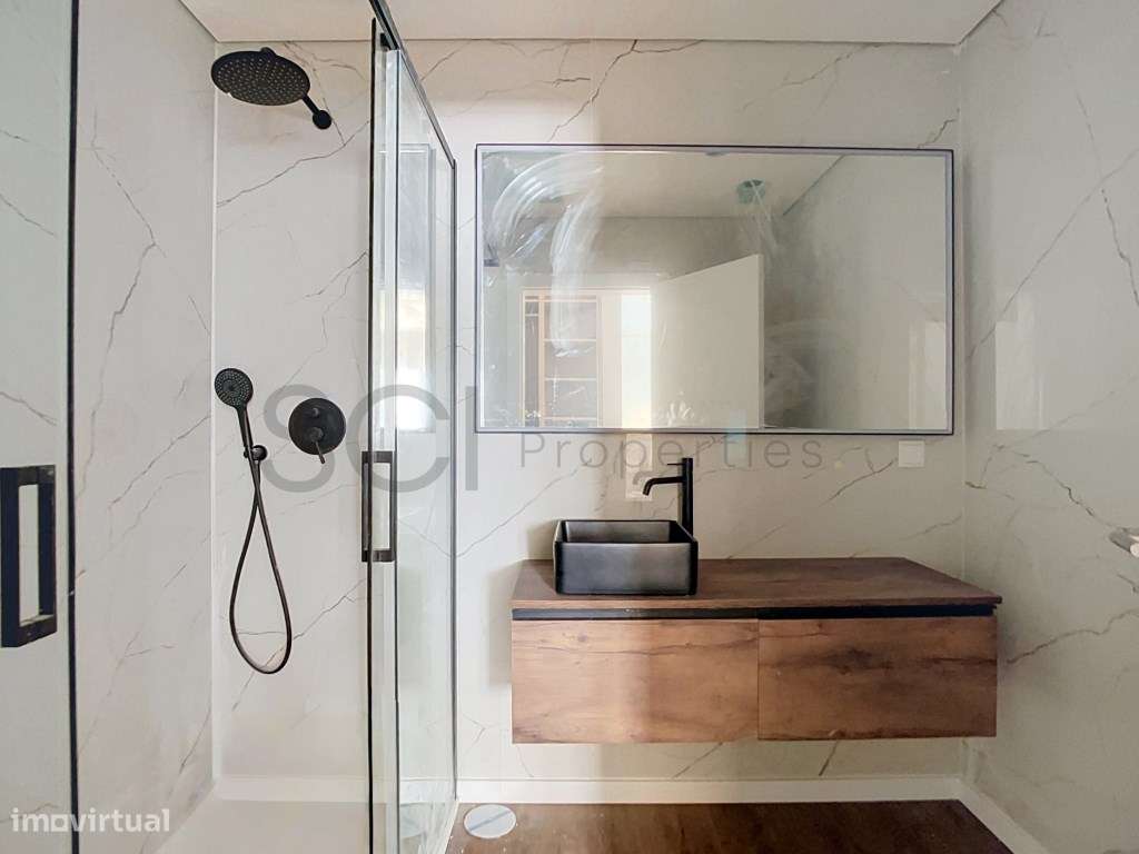 Extraordinário Apartamento T3+1 com amplas áreas em Coina-22