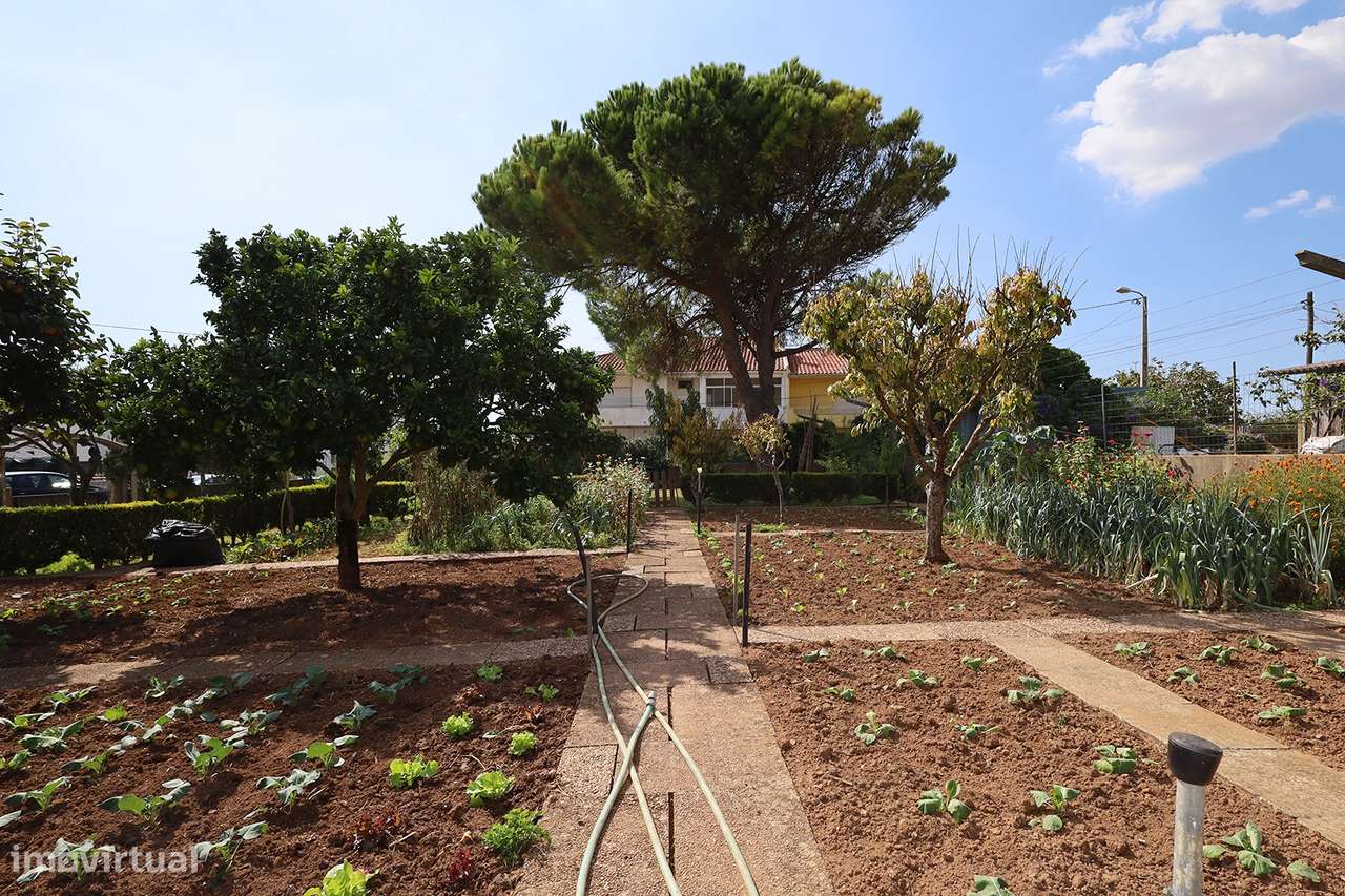 Moradia com duas fracções – Rentabilidade Imediata – Porto Salvo – Oei-47