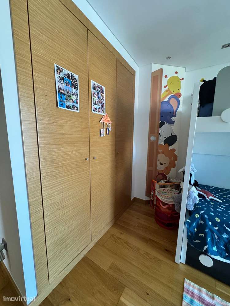 Apartamento duplex T4 com 3  garagens-20
