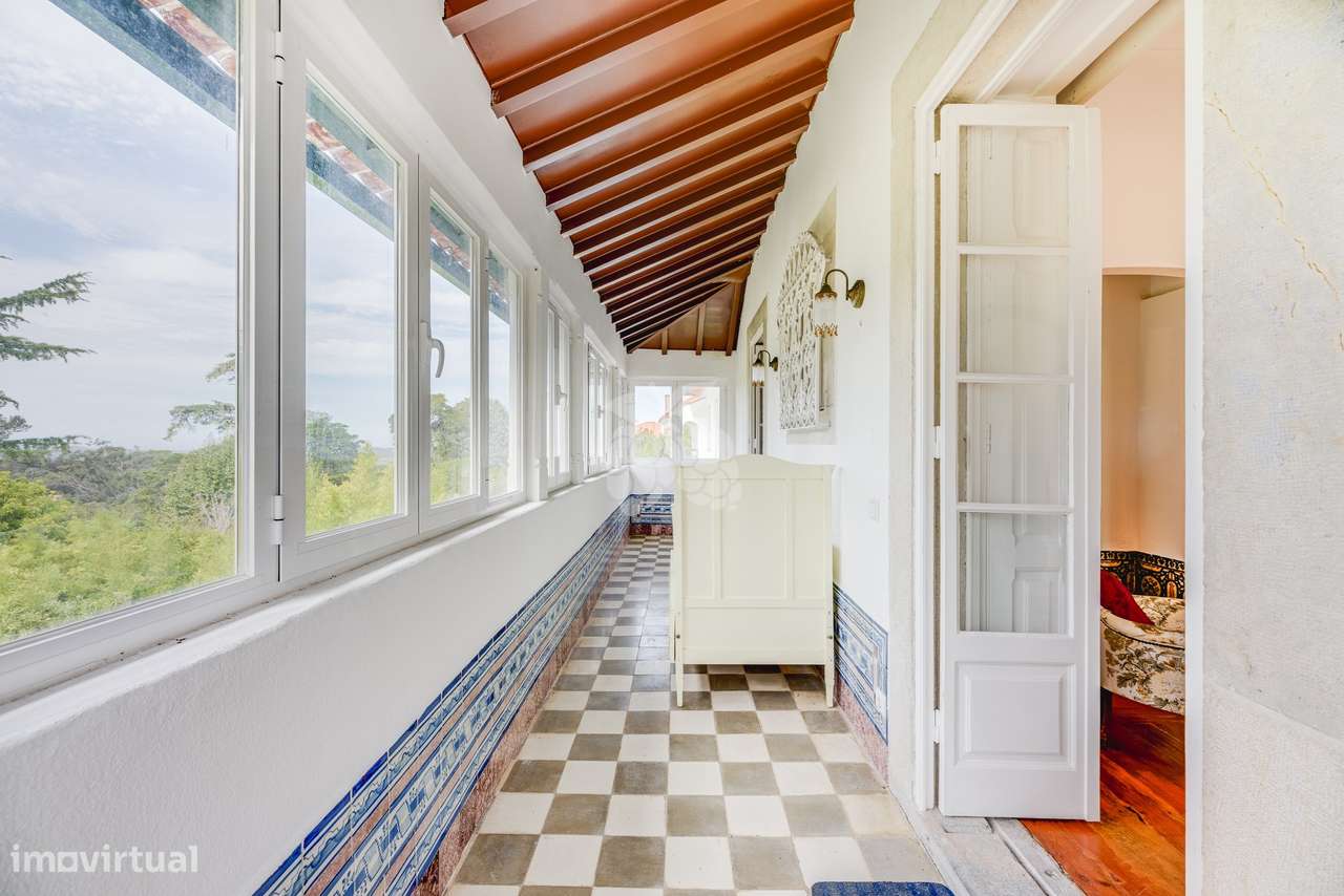 Moradia histórica T6  em Sintra com jardim, piscina e garagem-49