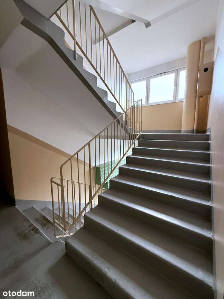 Spółdzielczo-wł. kawalerka z osobną kuchnią!-7