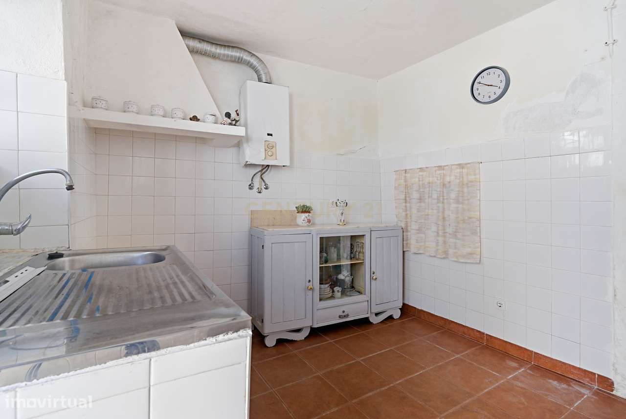 Moradia T1 para Investimento, perto do Sobral de Monte Agraço-3