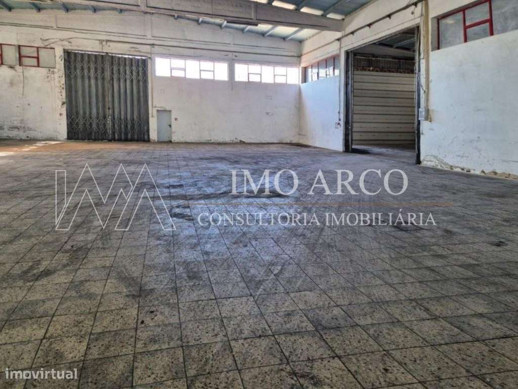 Armazém de 2 pisos, em Vila Real - Grande imagem: 5/12