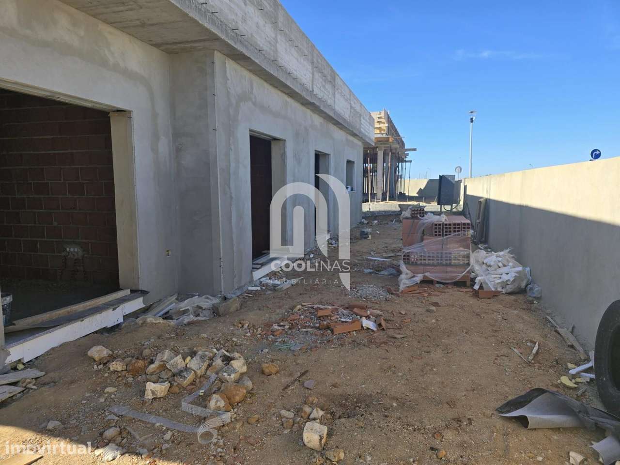 Moradia isolada de gaveto - Grande imagem: 2/48