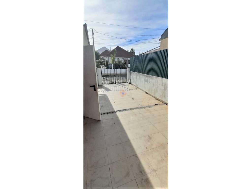 Café e Restaurante no Alto do Índio, Sobreda-12