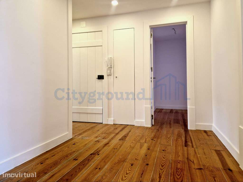 Apartamento T3 na Rua dos Fanqueiros, com vista para o Castelo de S...-3