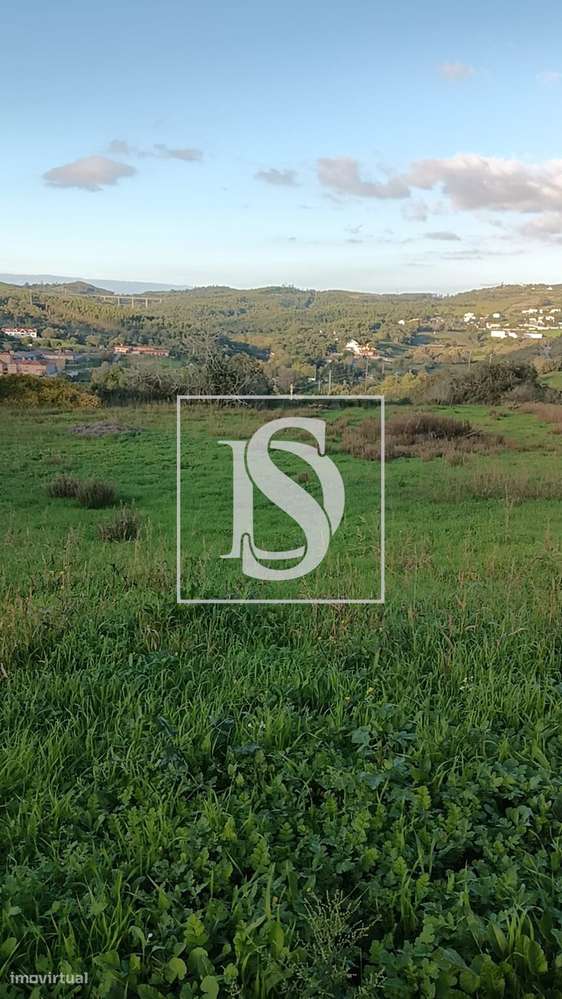 Terreno com vista deslumbrante e excelente acessibilidade, em Alcainça - Grande imagem: 2/17