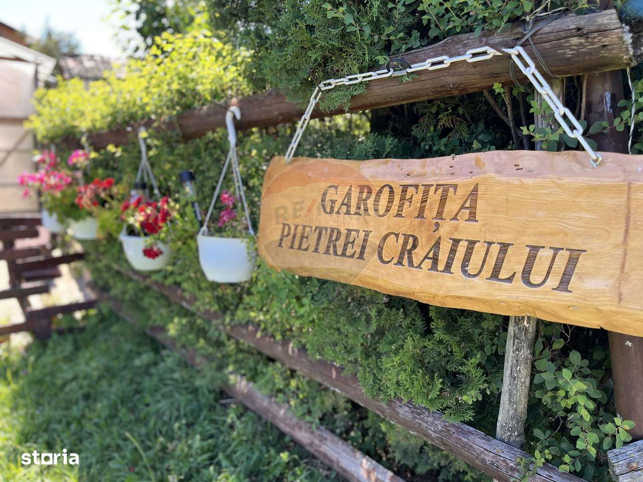 Pensiune de vânzare in vârf de munte la Ciocanu - lângă Sirnea - Imagine principală: 2/20