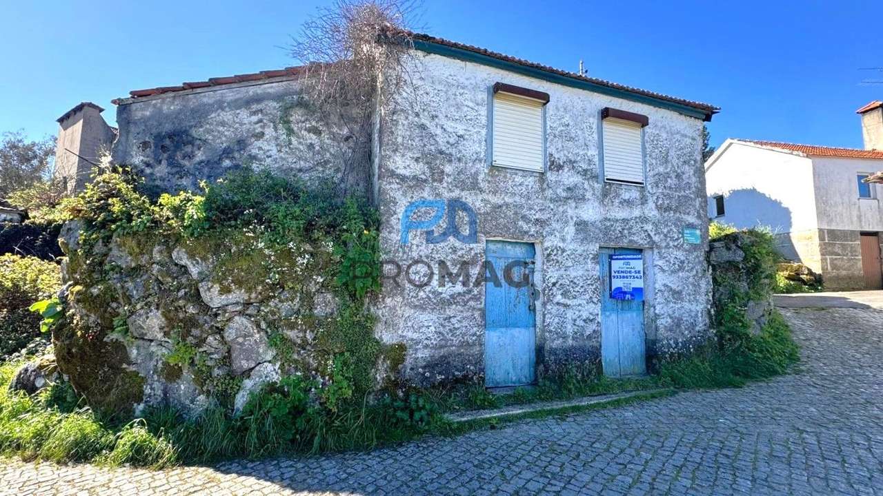 Oportunidade Única: Conjunto 3 Moradias em Granito Vistas Panorâmicas-10