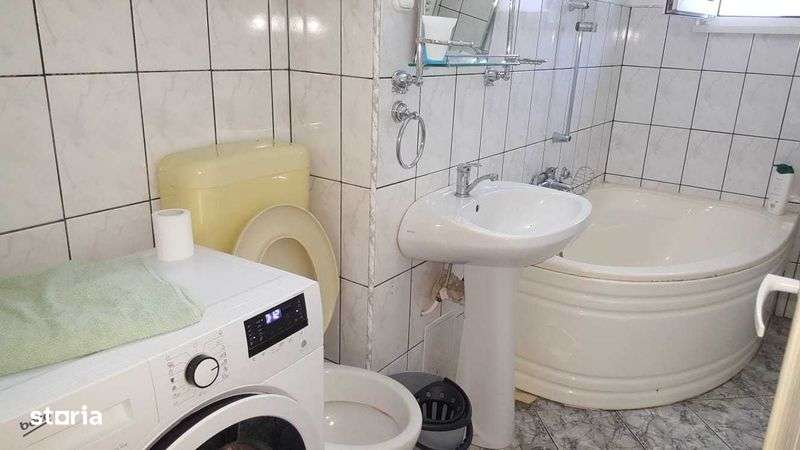 Apartament cu 2 camere, de vanzare - zona Rogerius, Oradea - Imagine principală: 4/5