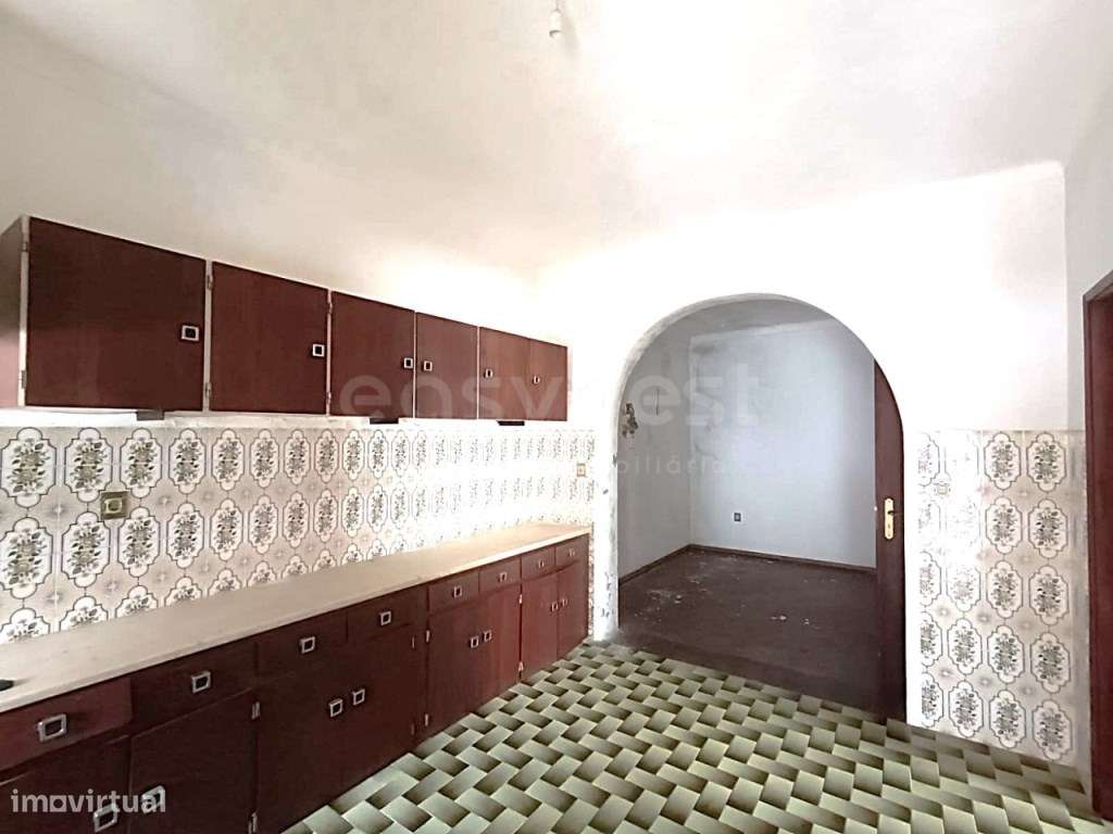 Fantástica moradia com 2 pisos, anexos e comercio-12