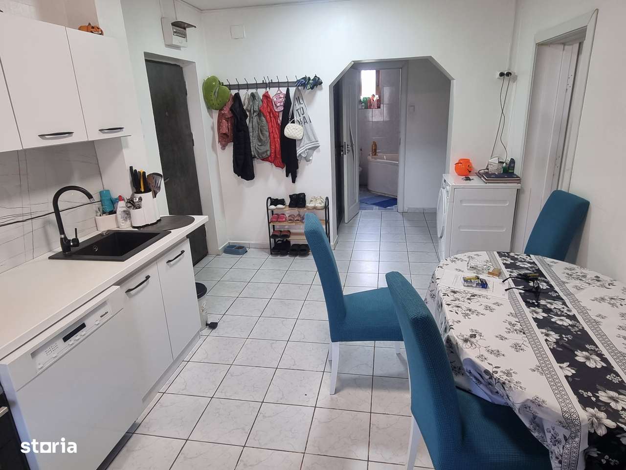 Apartament 2 camere decomandat,et.1,Deva-zona Bd.Bălcescu nou-7