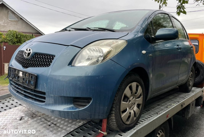 piese toyota Yaris Xp90 motor 14 D4D diesel cod 1ND TV cutie 5 trepte Interior bara capota far radiator radiatoare airbag airbaguri injector injectoare pompa înaltă motorină 2008 planetară turbina usa Haion stop luneta geam scaune radio cd dezmembrari dezmembrez - 1