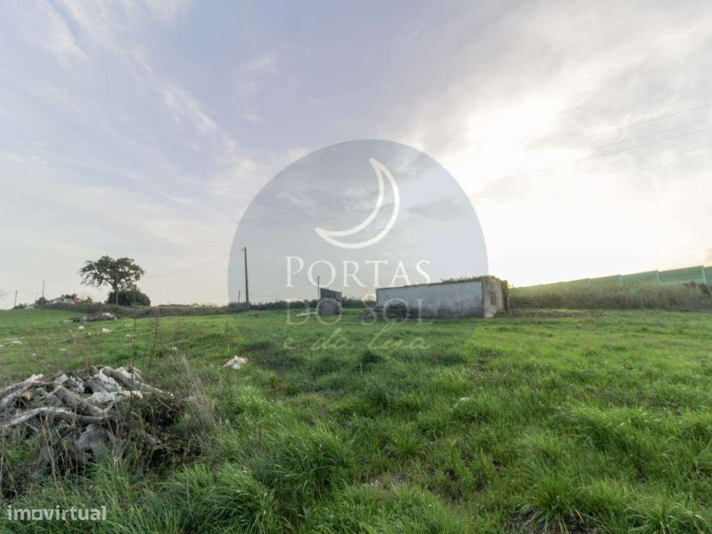 Terreno de 7.600 m2 p outros usos junto à A1 - Grande imagem: 2/5