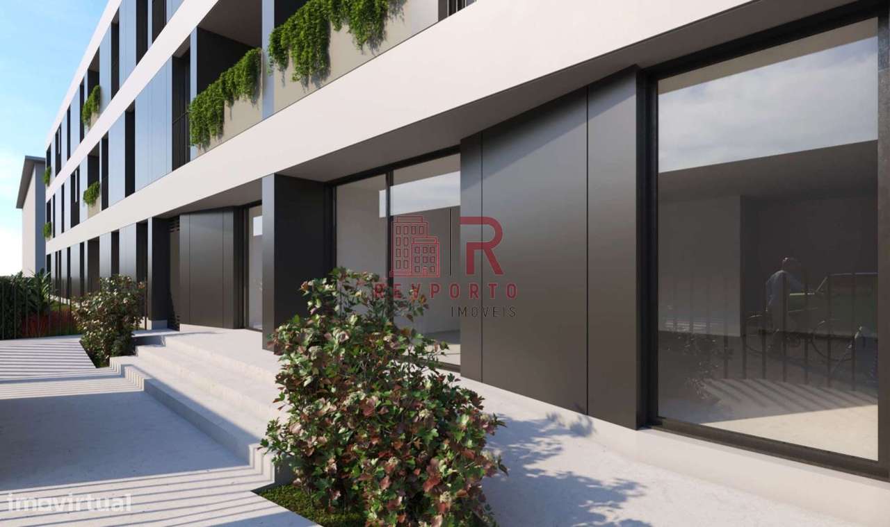 Apartamento T2, com 2 suítes, varanda, jardim e garagem-13