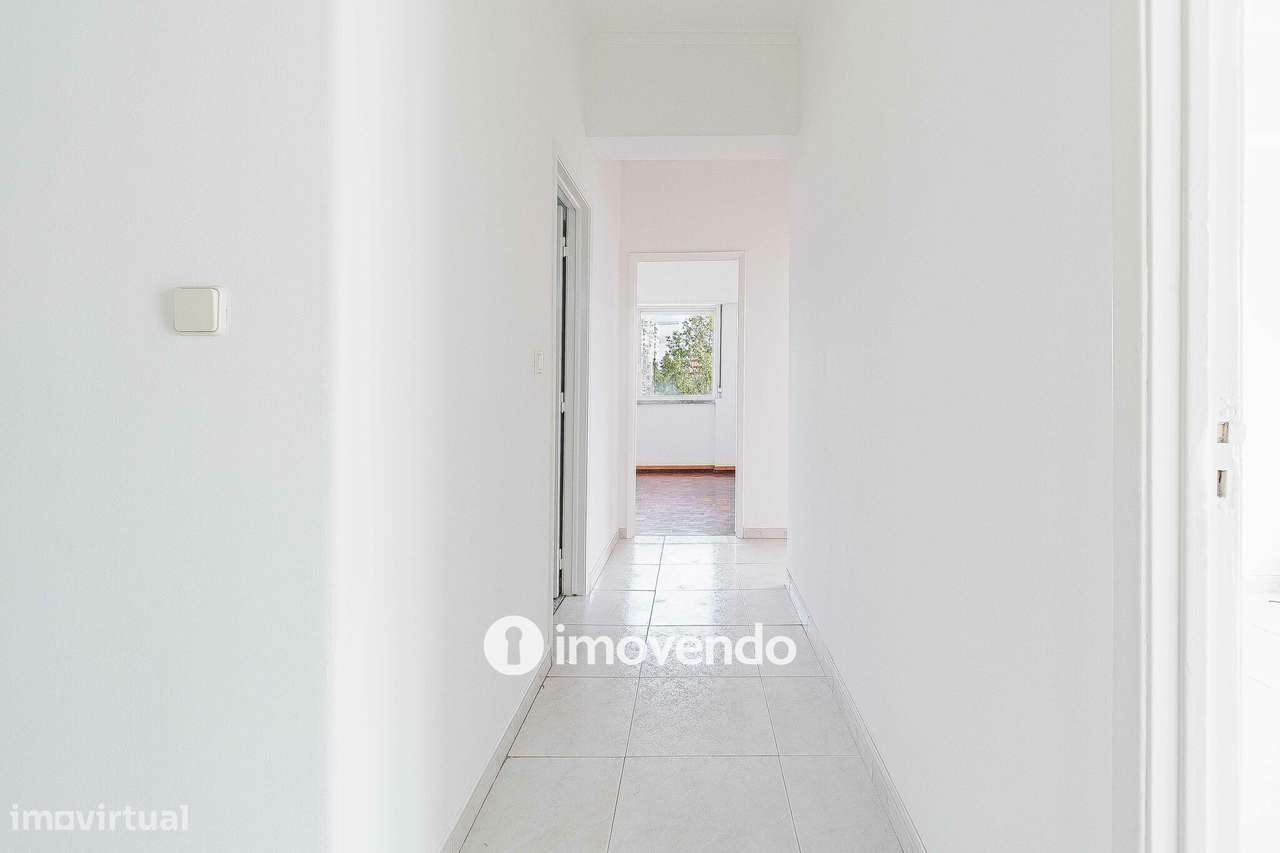 Apartamento T2 com áreas amplas, em Odivelas-27