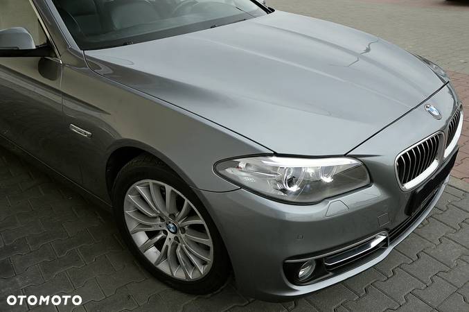 BMW Seria 5 525d Luxury Line - 22