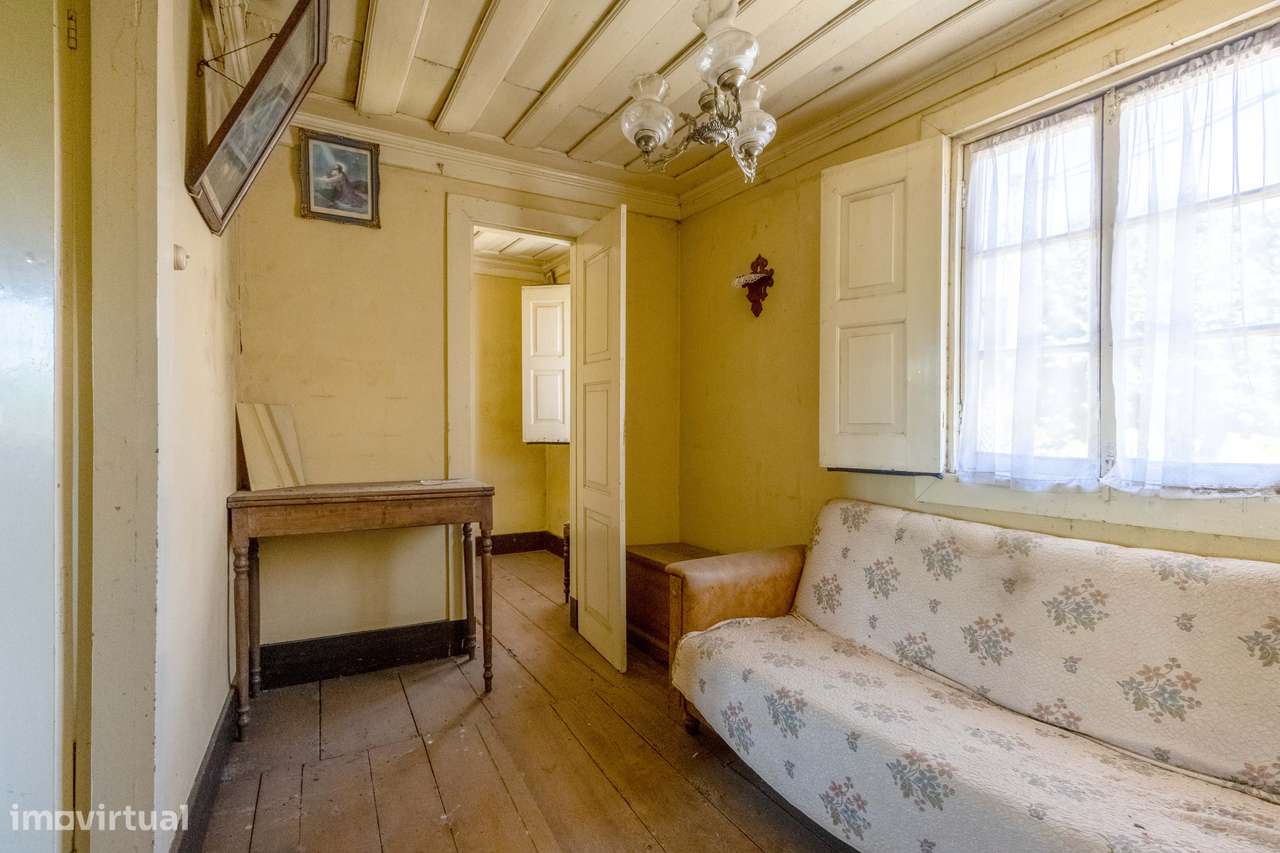 Casa para reabilitar em Arco de Baúlhe – Oportunidade única-20