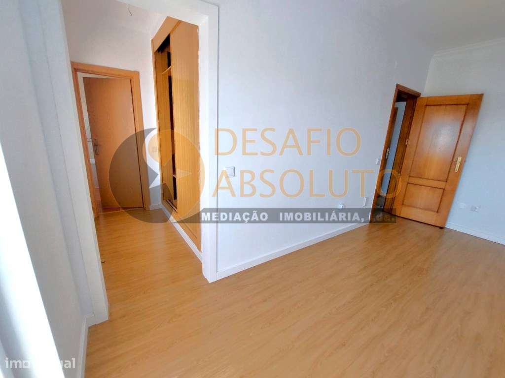 Moradia em Banda T4 c/ Piscina e Garagem. Quinta da Serralheira - S...-14