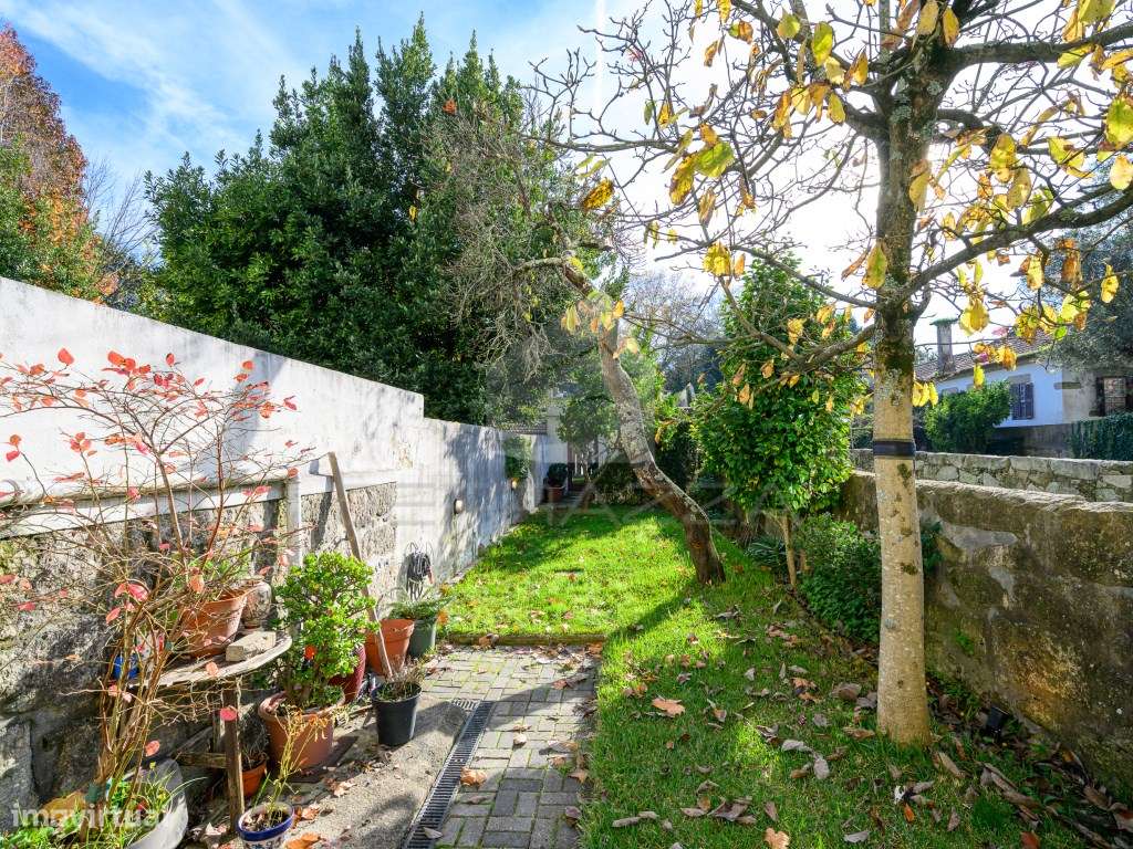 MORADIA INDEPENDENTE EM FRENTE AO JARDIM ARCA D'ÁGUA - PARANHOS - P...-30