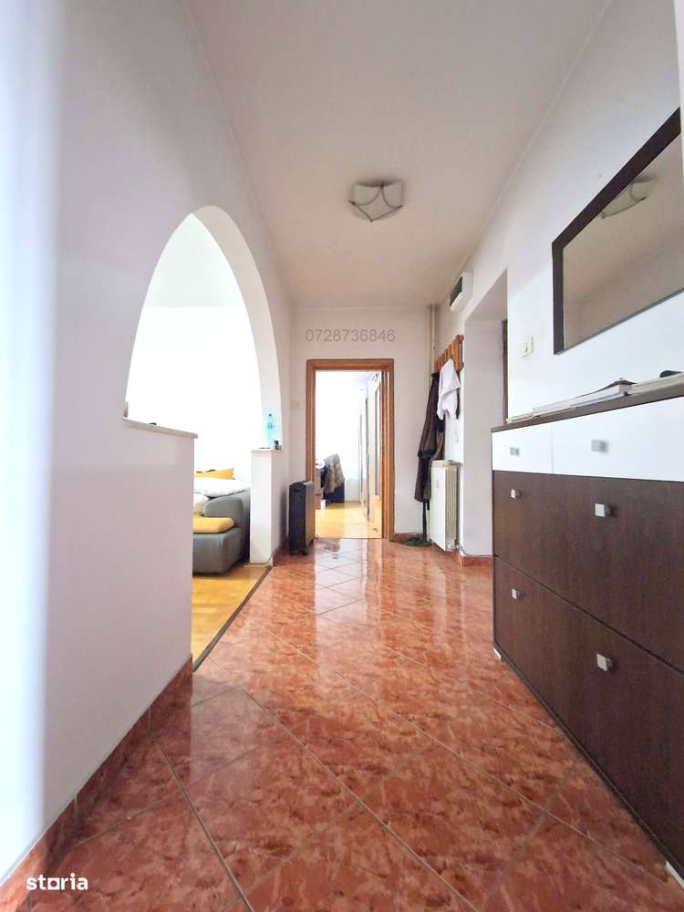 Apartament cu balcon, lift și securitate în Decebal-9