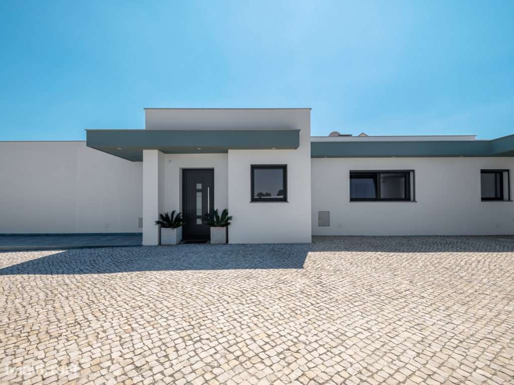 Excelente Moradia Térrea com Piscina no Bombarral! - Grande imagem: 4/46