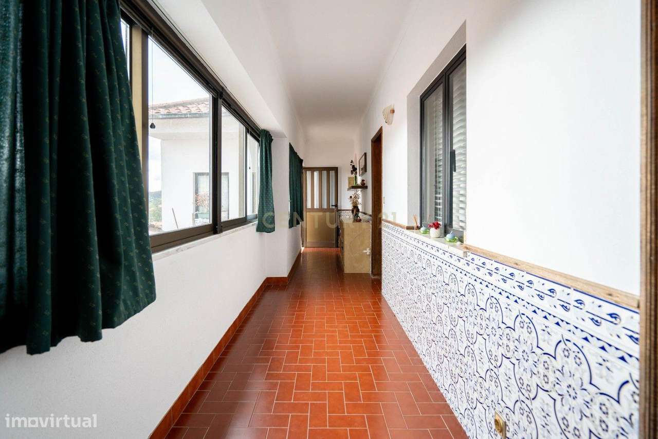 Moradia T3 + 1, com Terreno, em Vila Nova de Poiares-5