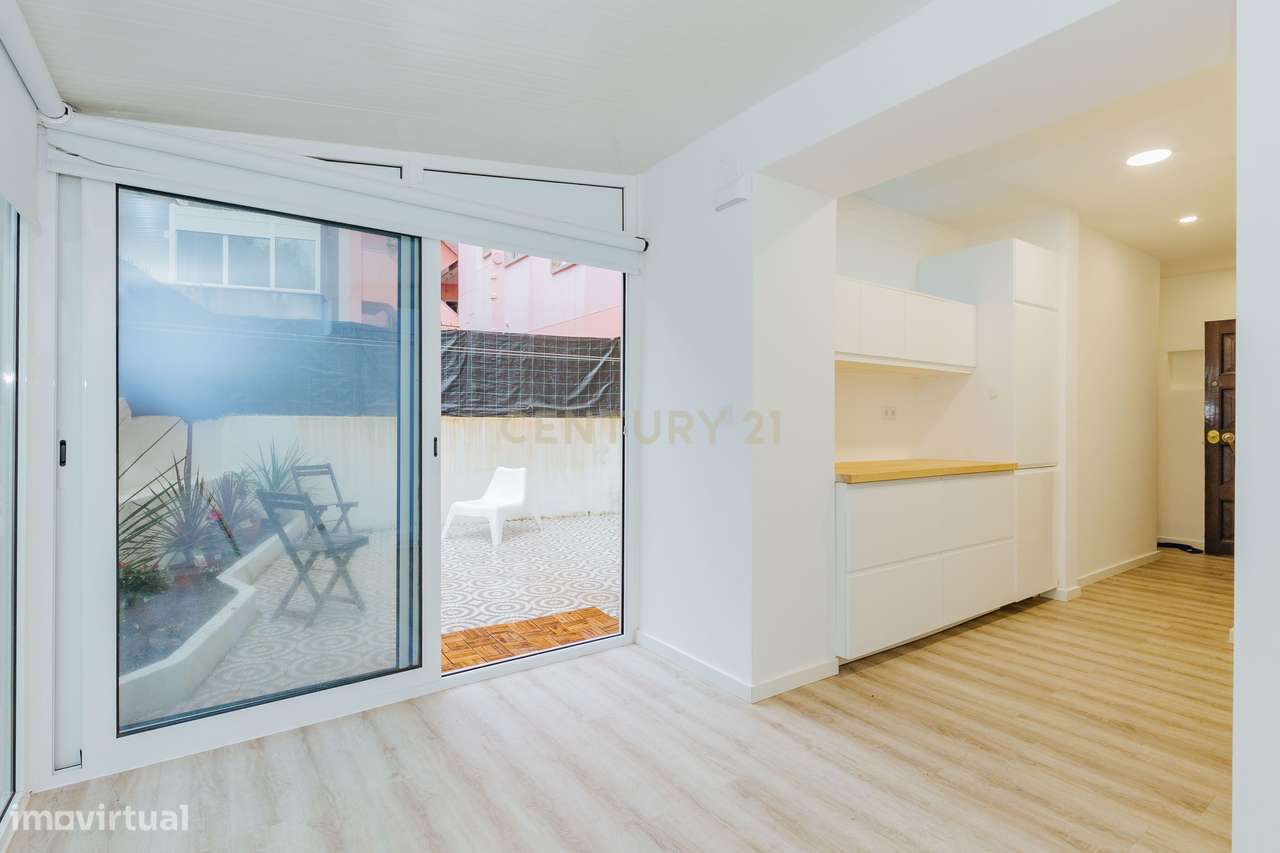 Apartamento T1 em Arroios com Logradouro de 20m2 - Grande imagem: 3/23