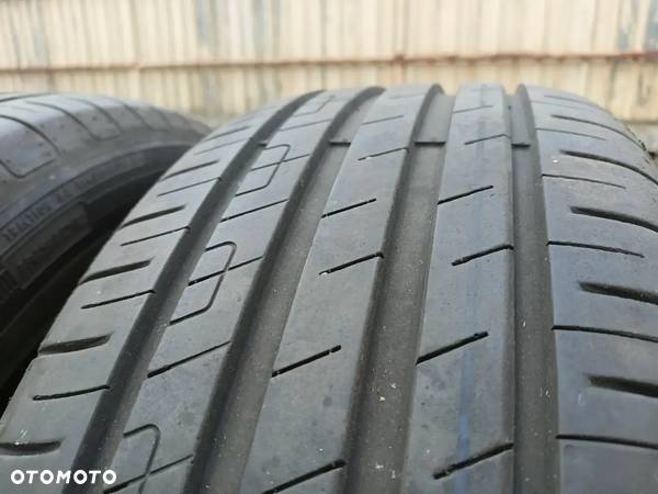 Goodyear EFFICIENT GRIP 215/55/17 - 4