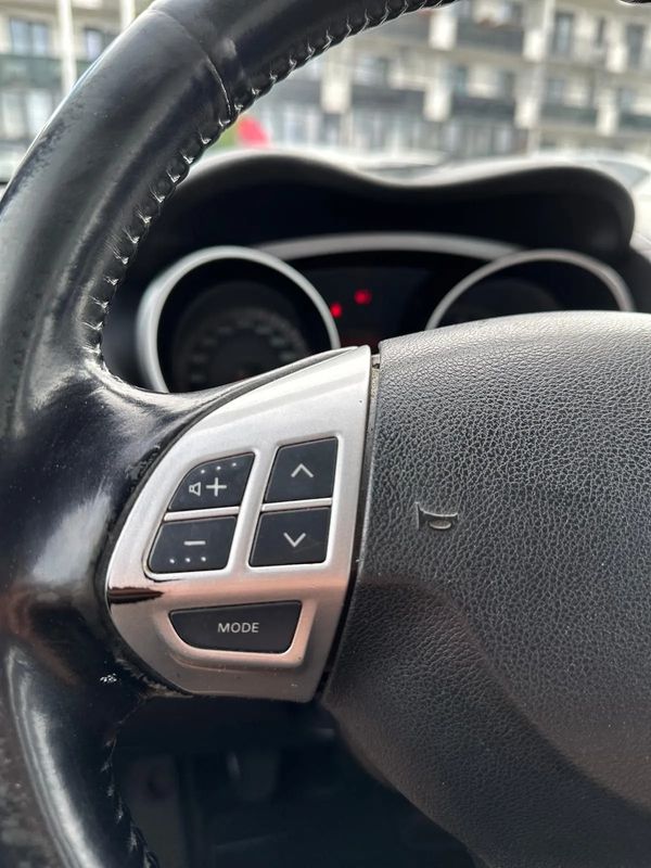 Peugeot 4007 HDI FAP 7-Sitzer Active - 11