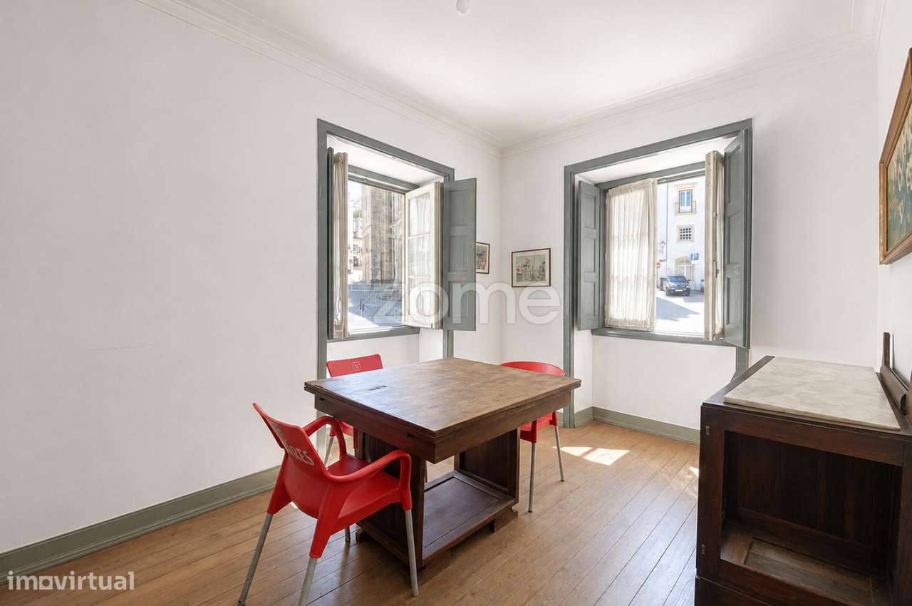 PRÉDIO HISTÓRICO NA SÉ VELHA (Coimbra) — UM INVESTIMENTO COM ALMA-12