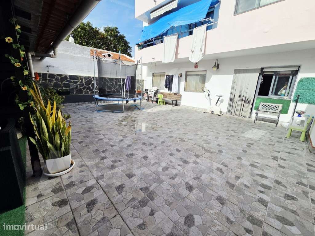 T2 Excecional com Terraço de 50m² na Baixa da Banheira - Grande imagem: 2/27