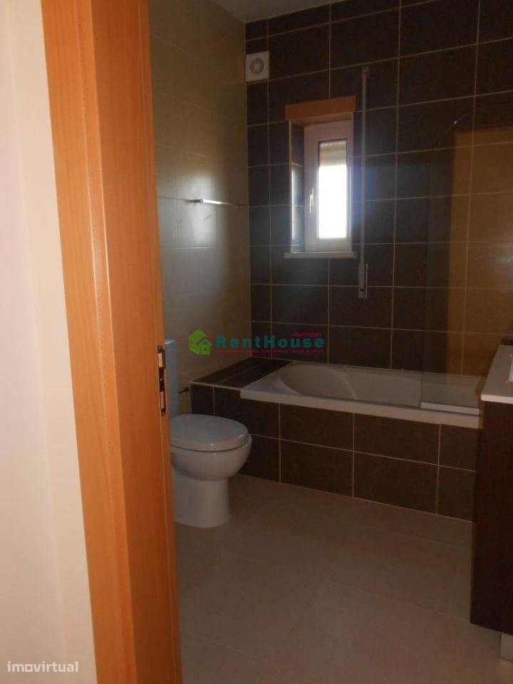 Andar Moradia T2 Semi-Nova - Grande imagem: 3/8