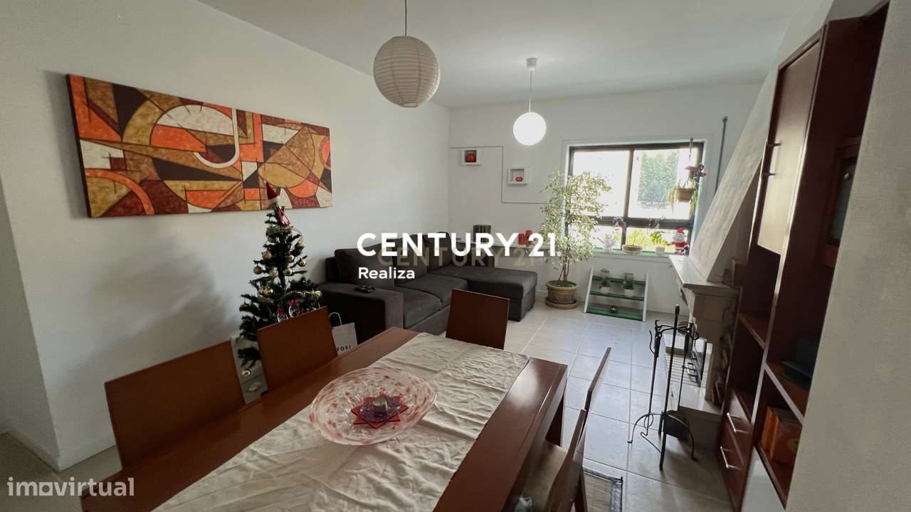 Apartamento T2 em Valongo com Garagem e Varandas-9