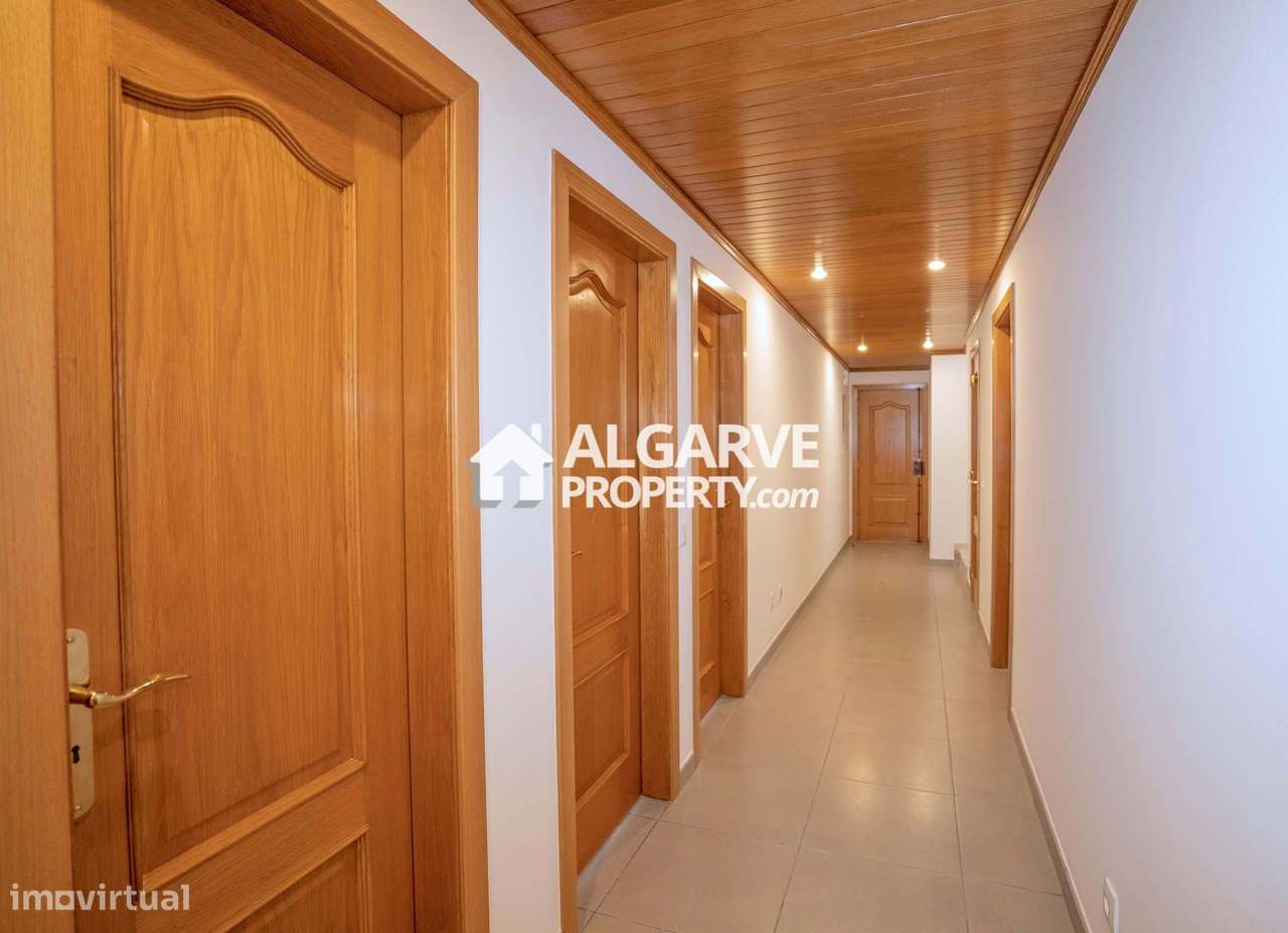 Apartamento T4 Duplex, com piscina privada para venda no centro de Far - Grande imagem: 5/45