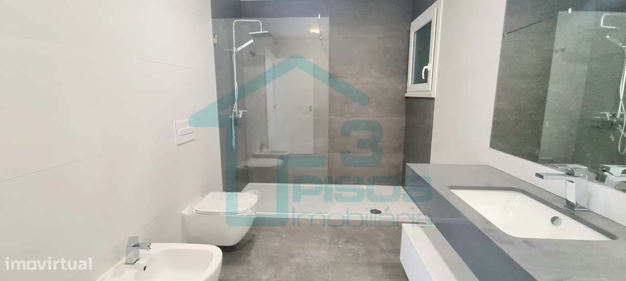 Moradia V4+1 com piscina - Costa da Caparica - Almada-32