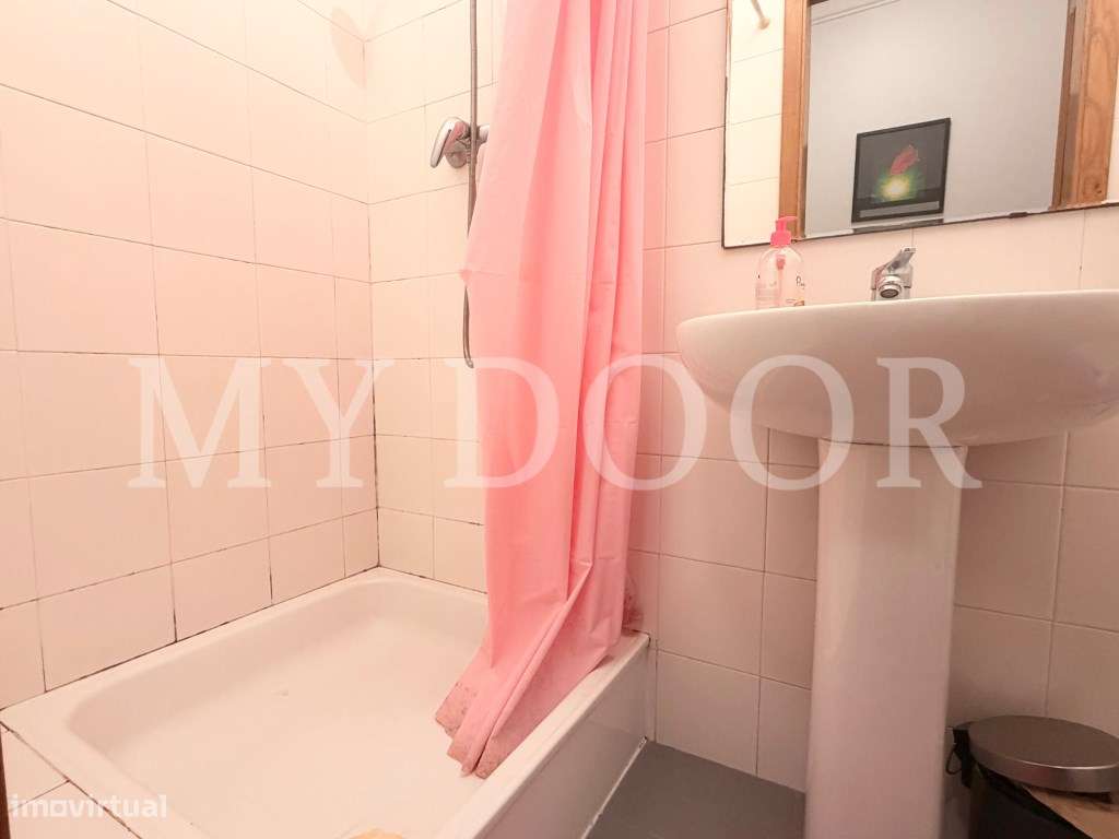 Apartamento T4 Recuperado no Coração de Moscavide-21