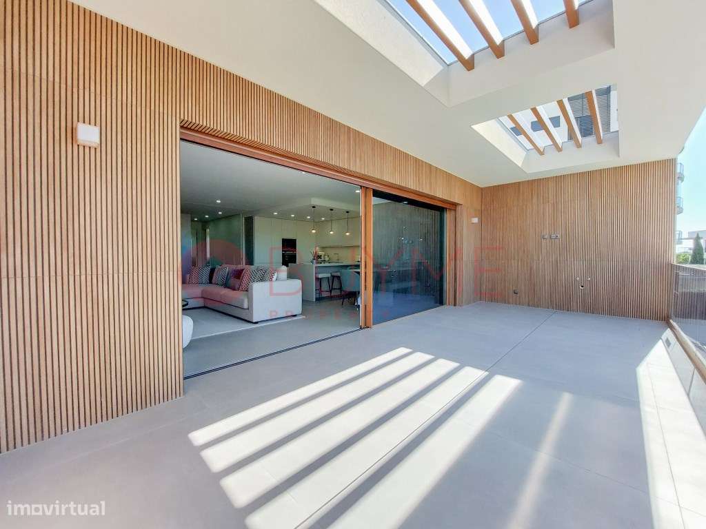 Apartamento T2 Luminoso com Vista Mar em Quarteira-11