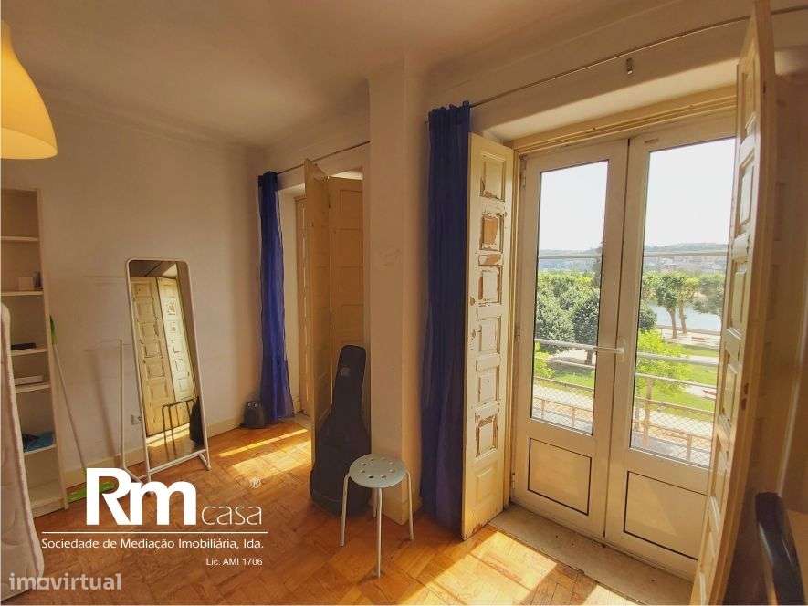 excelente prédio na Av. Emidio Navarro, junto ao Parque da Cidade-27