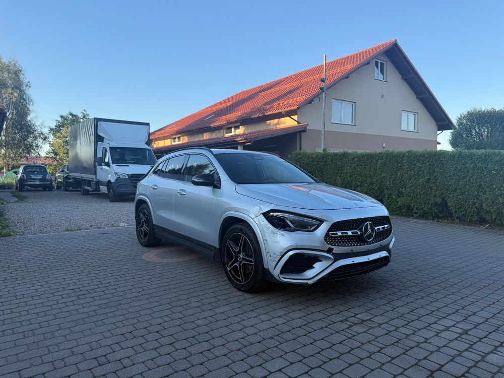 Mercedes-Benz GLA 200 7G-DCT AMG Line 2023